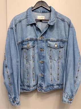 Universal Thread Studded Denim Trucker Jacket Size L